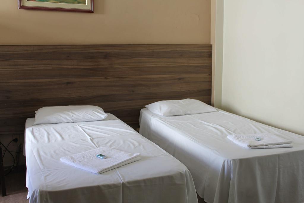 רזנדה Espigao Palace Hotel חדר תמונה